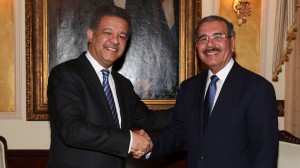 portada_Leonel_Fern_ndez_visita_a_Danilo_Medina_en_el_Palacio_Nacional