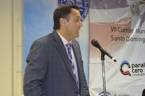 1. Lic. Daniel Ivoskus, Presidente del Comité Organicador Internacional de la Cumbre