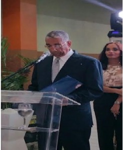 El presidente de la empresa, La Fuente Fun, don Luis Arias,