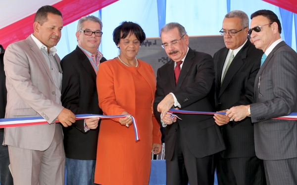 Presidente inaugura obras en Línea Noroeste