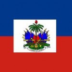 Jóvenes de Constanza incendia bandera haitiana.