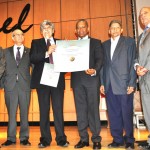 UASD recibe pergamino de Acreditación Internacional