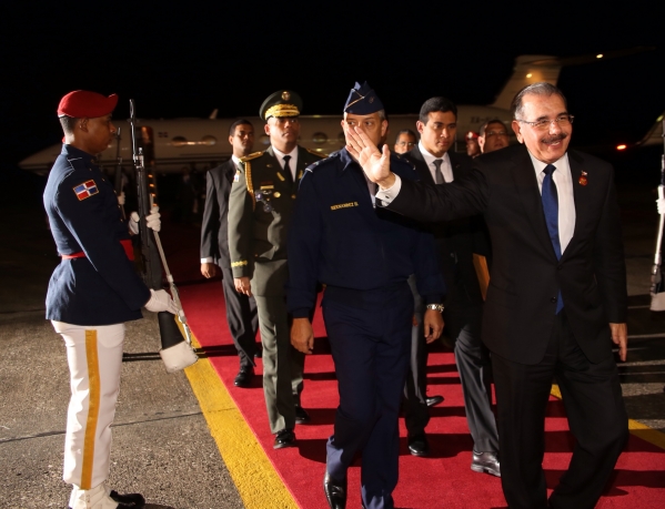Luego de visitas oficiales a Honduras y Cuba, Danilo Medina regresó al país