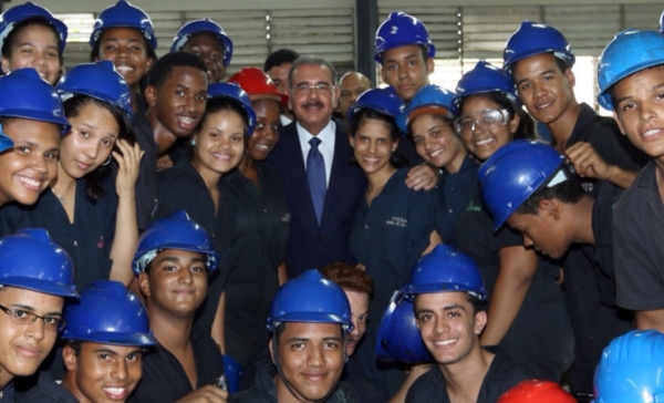 Danilo Medina: “En los jóvenes reside la fortaleza para impulsar los cambios”