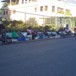 Haitianos llenan de ropa calles de Cotuí