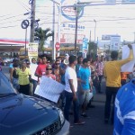 Comunitario de Ranchito de Piche Paralizan el transito en demanda de la terminación de la carretera