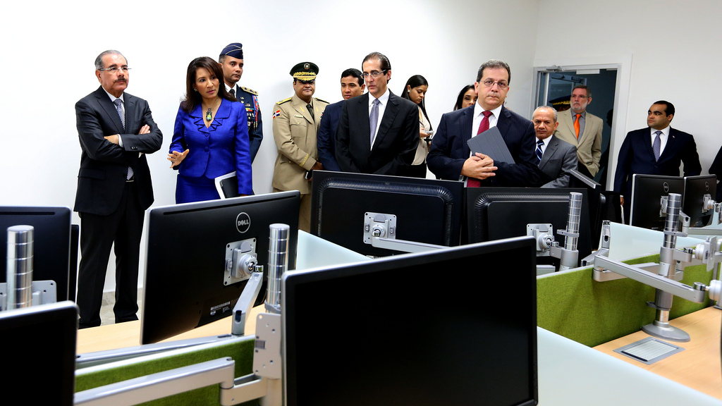 Presidente Medina dice sistema 9-1-1 protegerá a los ciudadanos y ciudadanas