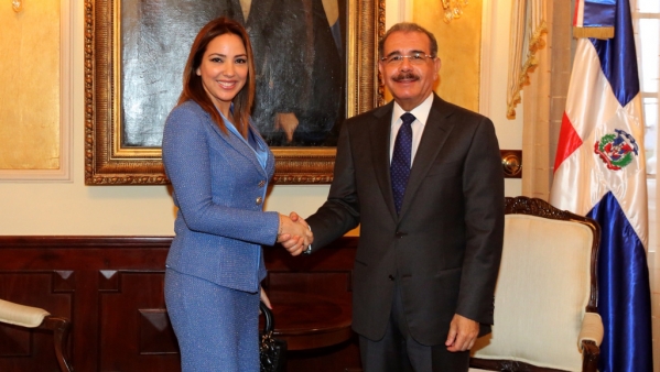 Presidente Medina recibe arqueóloga busca restos de Cleopatra en Egipto