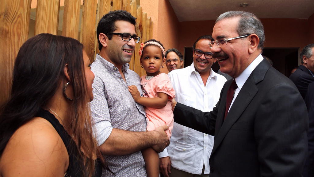 Presidente Medina inaugura proyecto de 408 viviendas a bajo costo