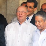 Presidente Medina consulta a líderes del PRD‏
