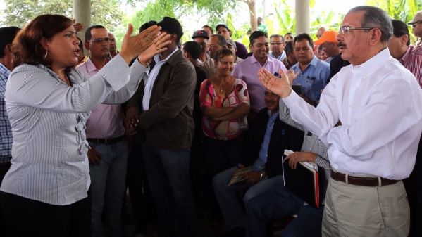 Gobierno financiará bananeros y construcción de lagunas para ganaderos Montecristi