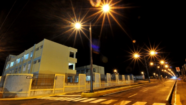 Boca de Cachón ya tiene luz‏