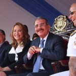 Presidente Medina encabeza desfile en conmemoración a la Batalla del 30 de Marzo