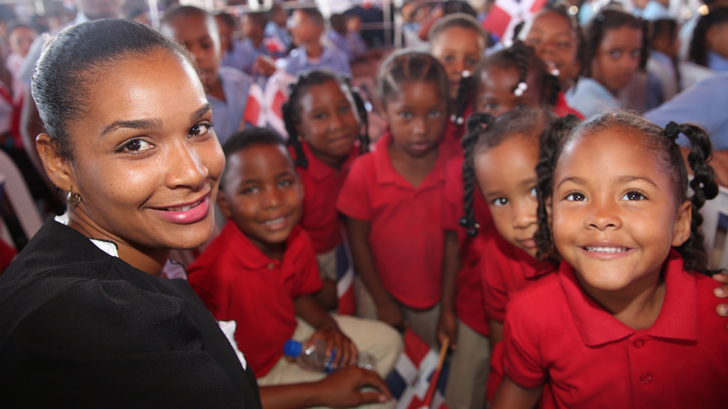Medina inaugura 74 aulas en cuatro escuelas de Hato Mayor