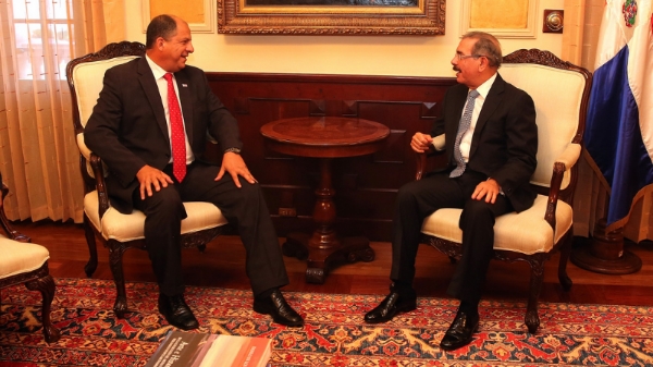 Presidente va a toma de posesión de Luis Guillermo Solís: regresa mañana‏