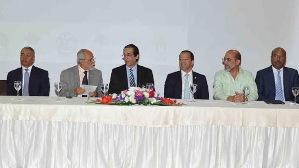 Montalvo inaugura seminario pro regeneración de cuencas de ríos Isabela y Ozama