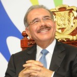 Presidente Medina felicita a las maestras y maestros en su día‏