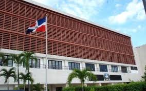 Senado aprueba ley que declara Loma Miranda Parque Nacional.
