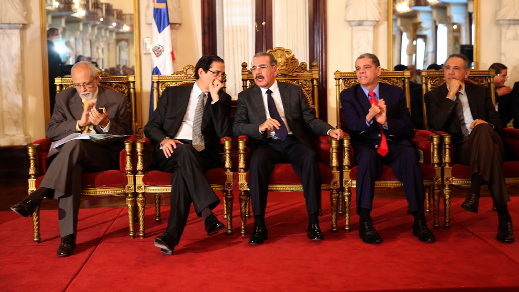 Presidente Medina encabeza encuentro de trabajo sobre Quisqueya Aprende Contigo