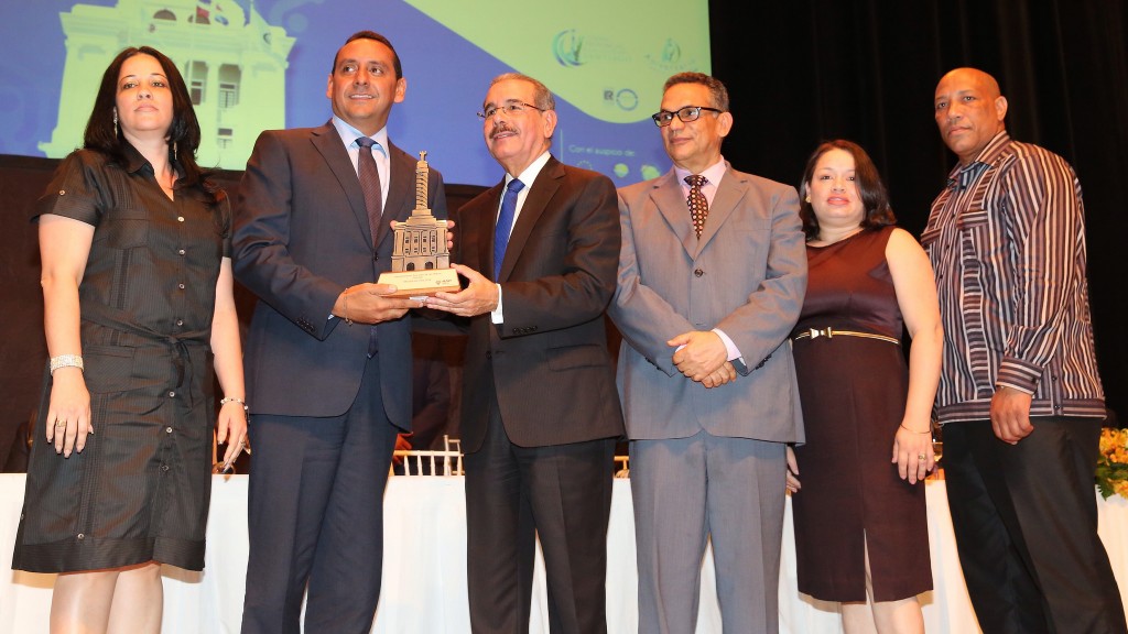 Danilo Medina entrega en Santiago el Premio a la Calidad de la Gestión Pública