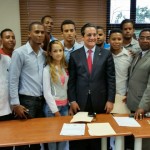 RECTOR UASD SE COMPROMETE A RESOLVER LOS PROBLEMAS DEL  RECINTO DE SANTIAGO