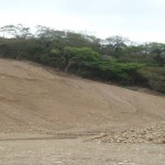 Comunitarios denuncian director provincial de Medio Ambiente y empresa minera destruyen Loma “El Salitre” en Juan López, Moca.