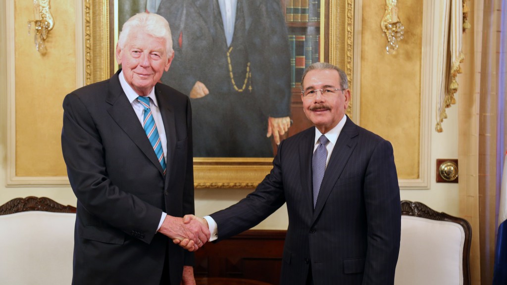 Presidente Danilo Medina recibe a ex Primer Ministro de Países Bajos