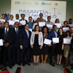 Vicepresidenta conecta estudiantes universitarios con programas sociales