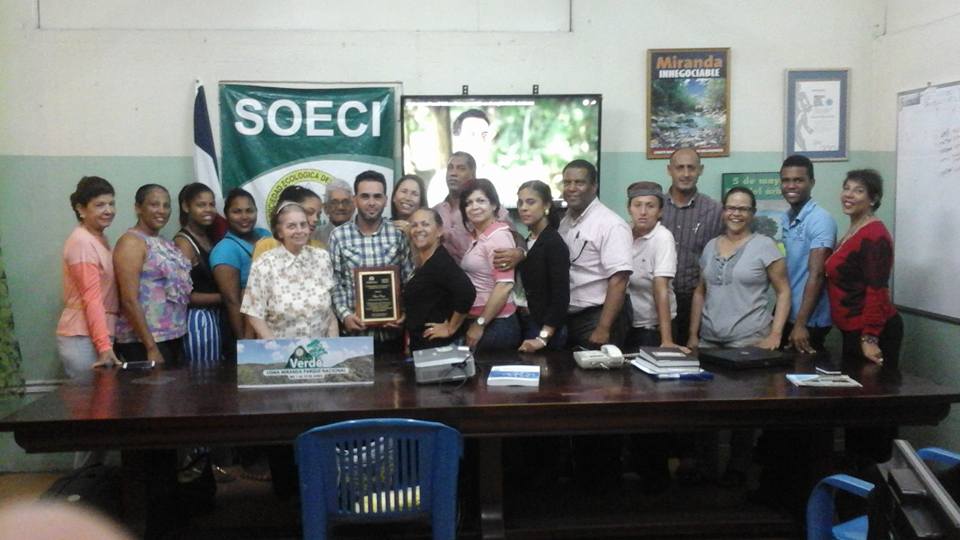 Periodista, politólogo y ecologista de Santiago gana premio Voluntariado solidario 2015.