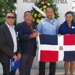 ACROARTE FILIAL SANTIAGO DEPOSITA OFRENDA FLORAL POR EL 23 ANIVERSARIO