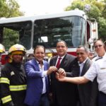 Patronato entrega nuevo camión bomba a Cuerpo Bomberos de Santiago