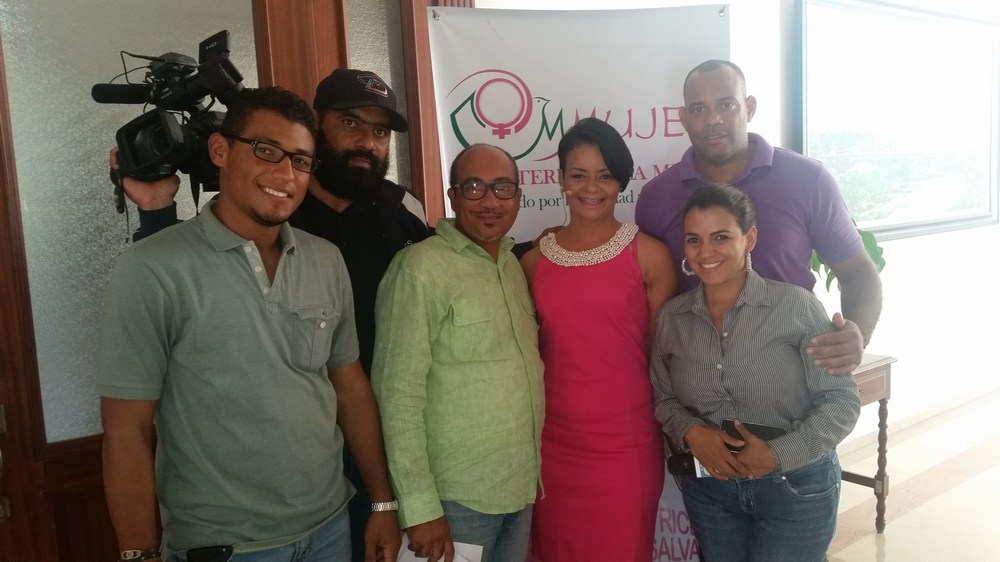 Conferencia “Cicatrices que Salvan Vidas” por prevención cáncer de mama