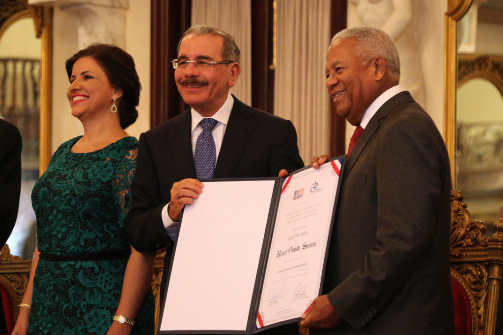 Osvaldo Santana Recibe Premio Nacional de Periodismo 2017