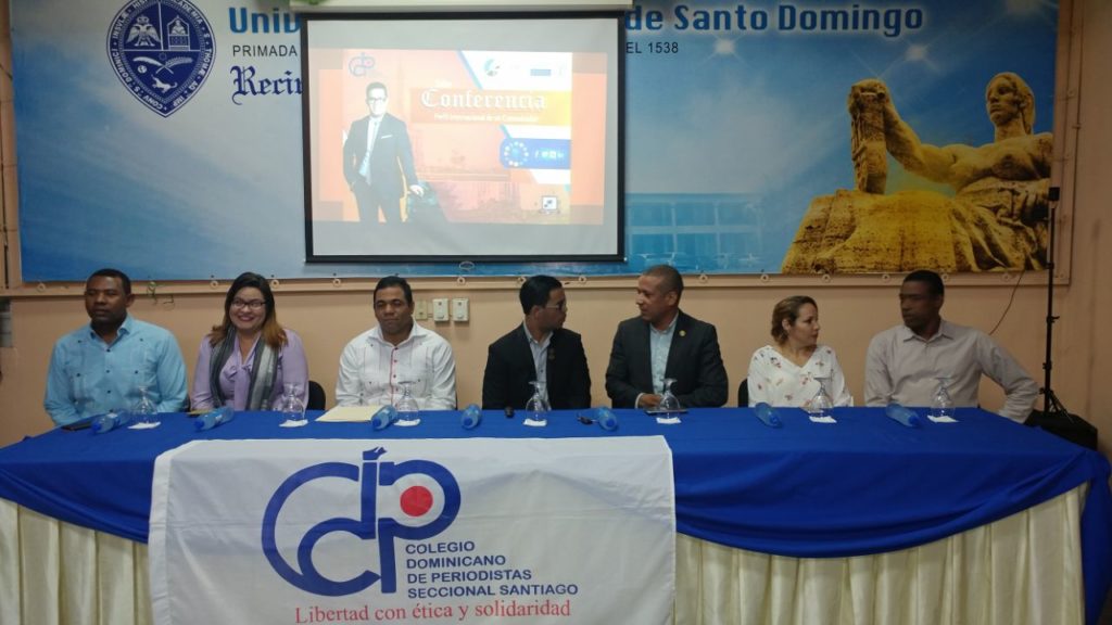 Realizan conferencia-taller “Perfil Internacional de un Comunicador”