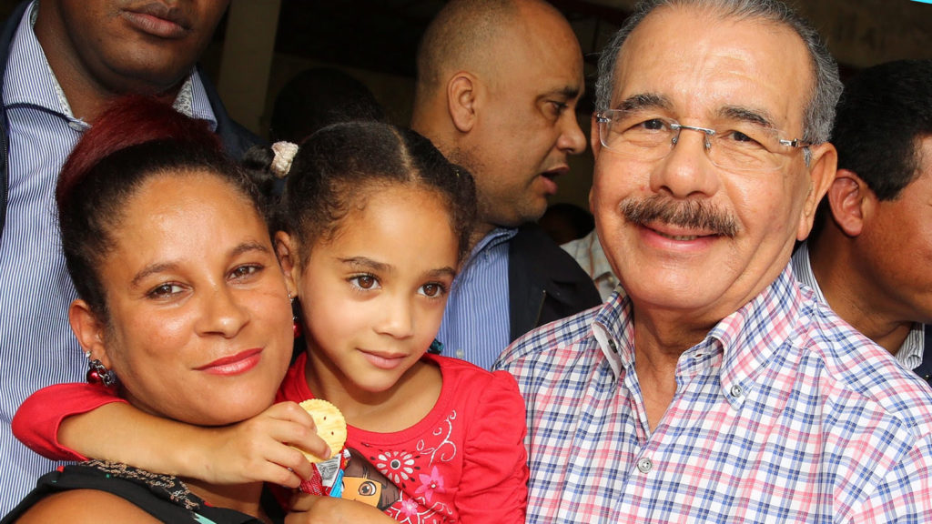 Presidente felicita las madres y resalta amor sin límites de las dominicanas.