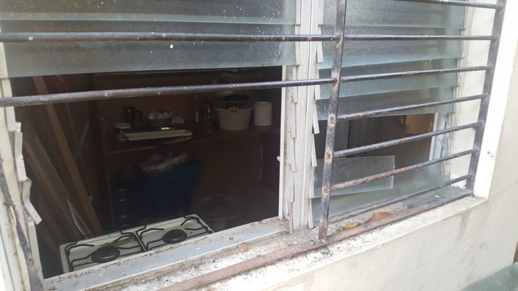 Ladrones cargan con pertenencias del CDP Santiago