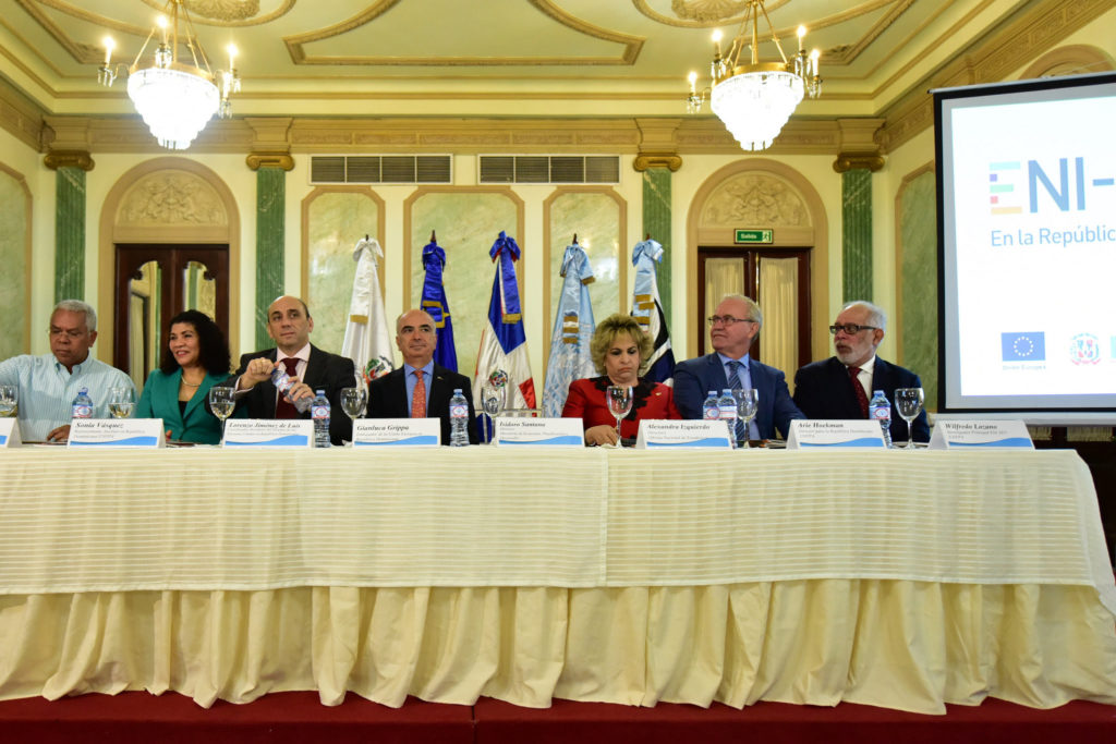 Aumenta población extranjera durante últimos cinco años.