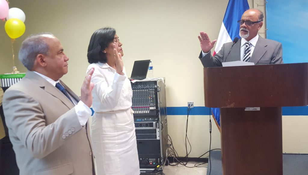José Tavárez se juramenta como nuevo director de la UASD Recinto Santiago.