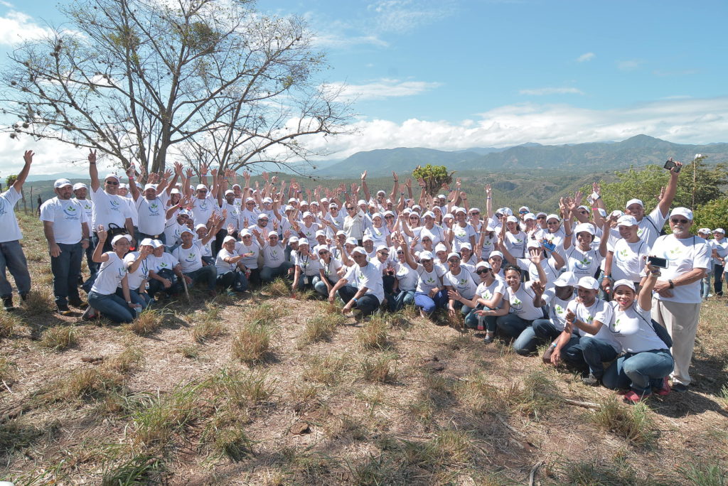 Realizan joranda de reforestación en SAJOMA.