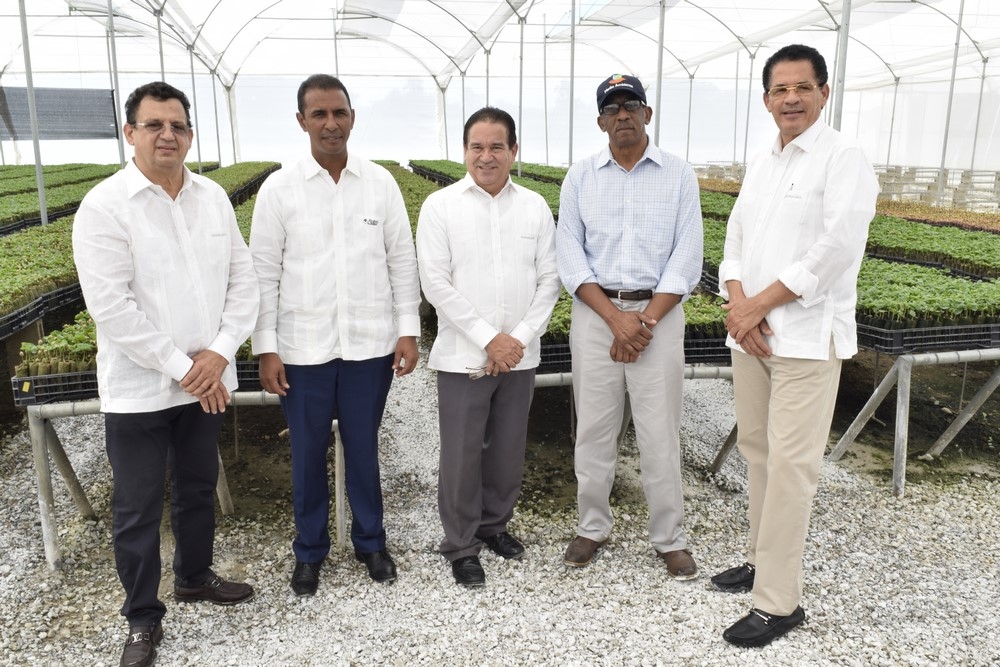 PRESENTAN PROYECTO DE PRODUCCIÓN DE PLANTAS