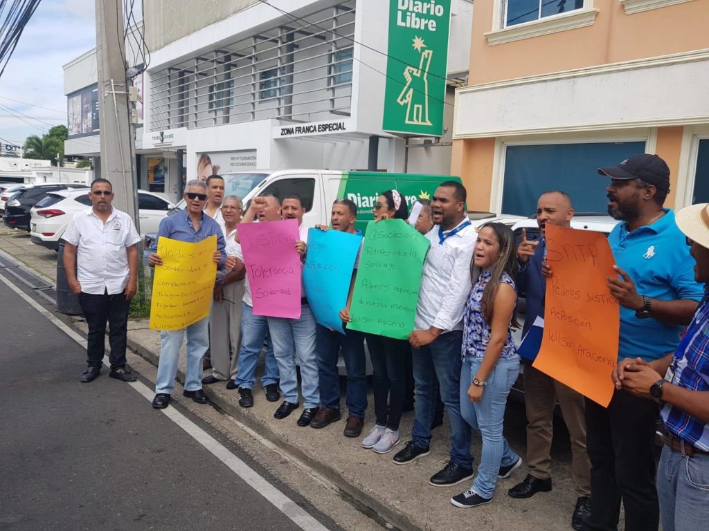 Rechazan Despido Injusto del Fotoperiodista Wilson Aracena de Diario Libre