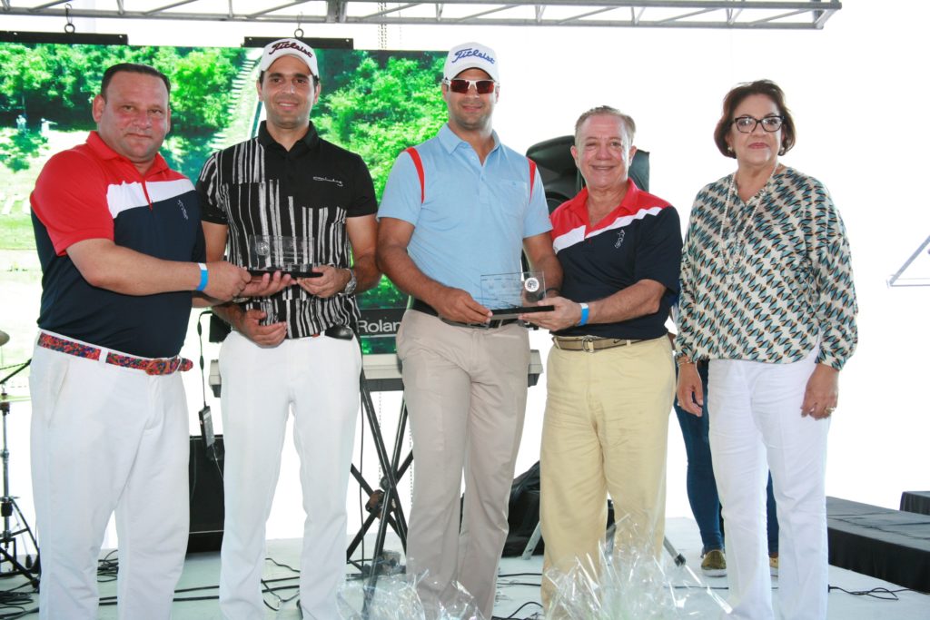 Anthony Canaán y Cesar Dumit mejor score bruto del Torneo de Golf de Egresados