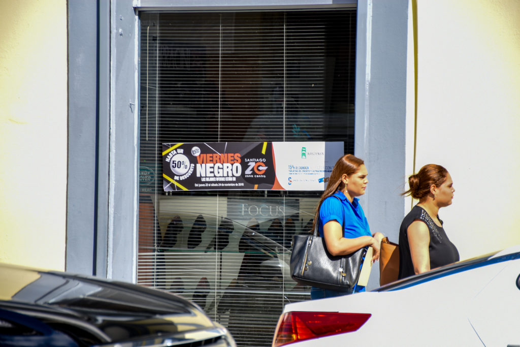Viernes Negro y Amarillo Activa el Comercio de Santiago Zona Centro