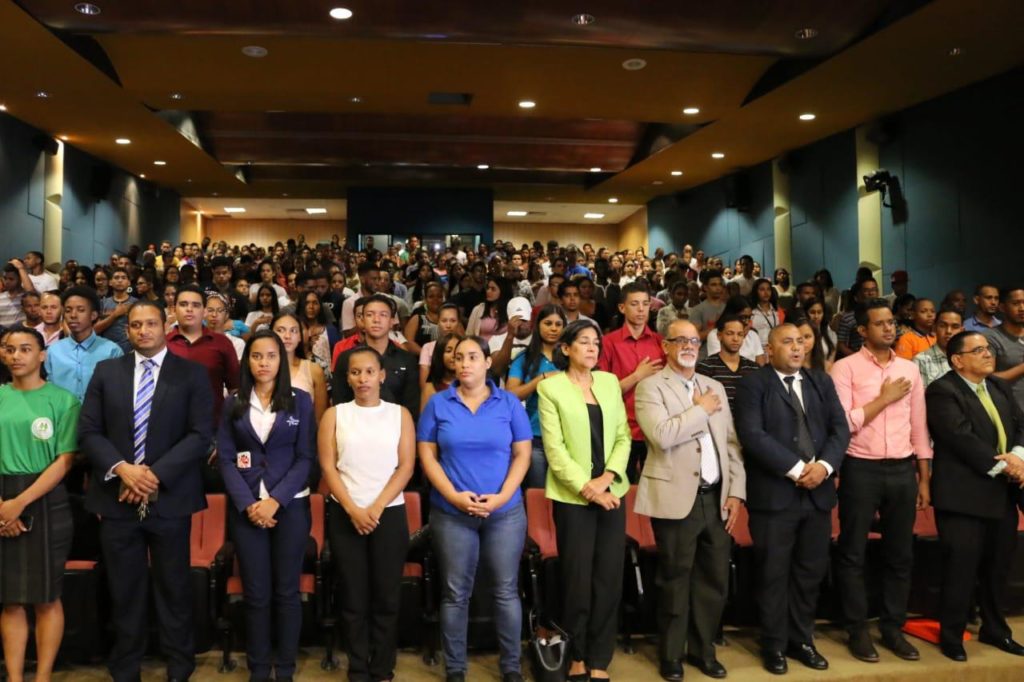 Con tradicional encuentro del grupo de Poesía Coreada, UASD Santiago celebra su 480 aniversario.