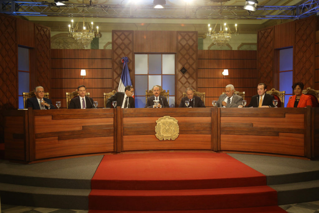 Consejo Nacional Magistratura concluye entrevistas aspirantes TC; deliberará próximo lunes