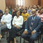 Ángel Ruíz Bazán presenta en Santiago reportaje de la carrera de Bioanálisis.
