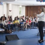 Acroarte Santiago realiza taller «Cómo monetizar tu talento en la esfera digital» con Gianny Liranzo