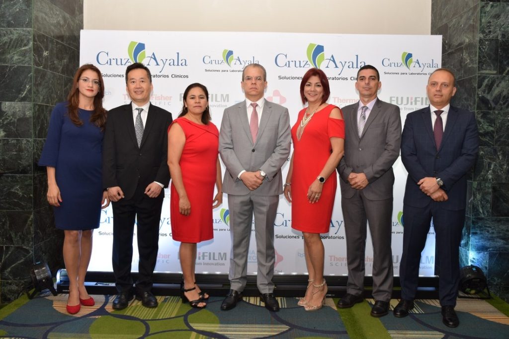 Cruz Ayala SRL auspicia conferencias científicas para profesionales de laboratorios clínicos