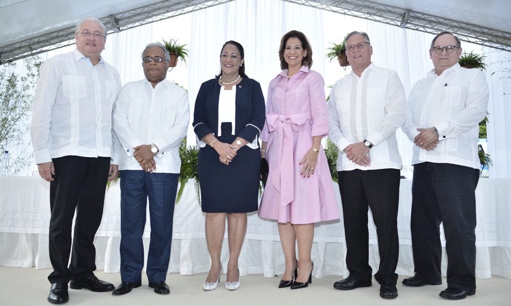 Inauguran MÉDICA,con altos estándares para salud integral y PlaZona, espacio urbano de gran impacto ambiental