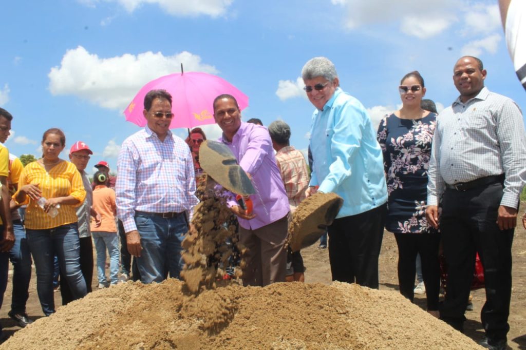 AUTORIDADES DEJAN INICIADO CONSTRUCIÓN FUNERARIA HATO DEL YAQUE A UN COSTO DE R$ 21 MILLONES DE PESOS.